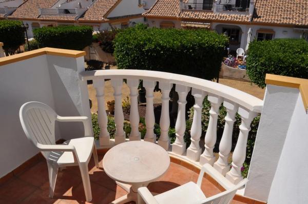 Chalet adosado en calle Aire, 8