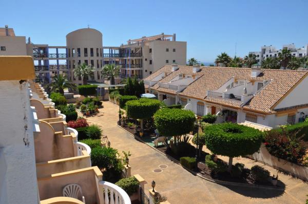 Chalet adosado en calle Aire, 8