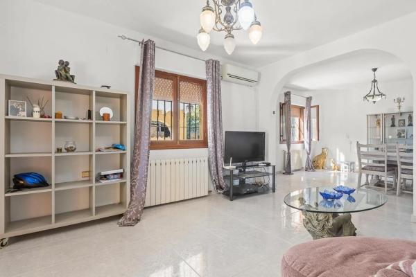 Casa independiente en calle Venezuela, 374