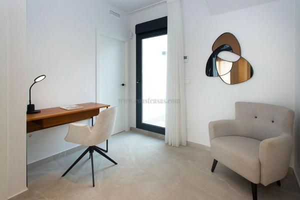 Chalet pareado en calle Caleta