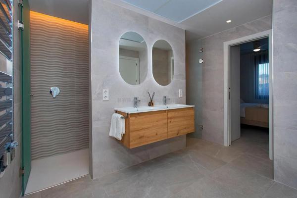 Chalet pareado en calle Caleta