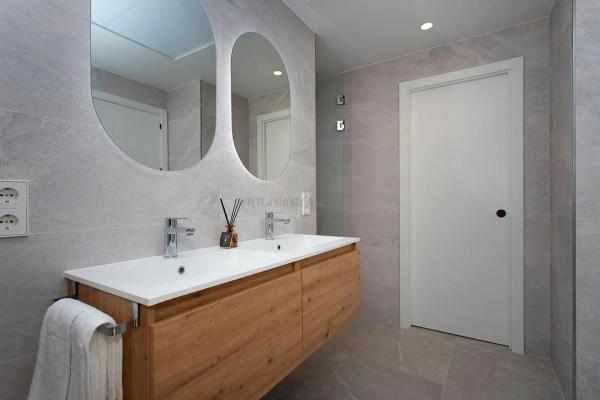 Chalet pareado en calle Caleta