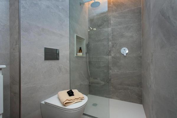 Chalet pareado en calle Caleta