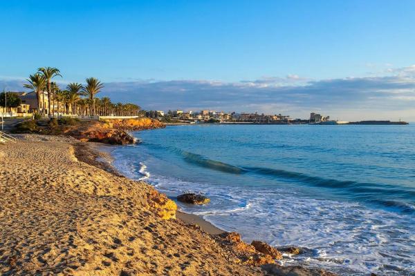 Chalet pareado en calle Caleta