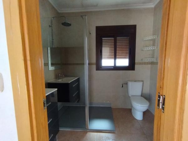 Casa independiente en calle Abeto p c