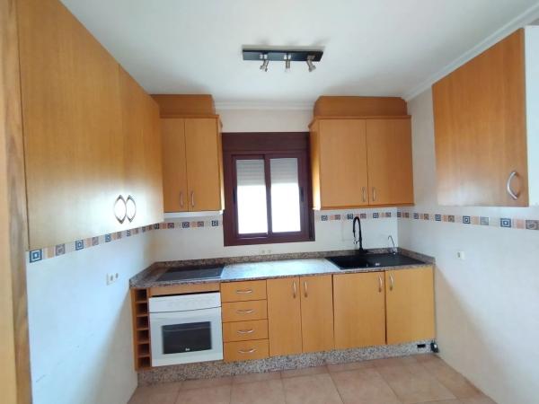 Casa independiente en calle Abeto p c