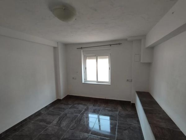 Casa independiente en calle Abeto p c