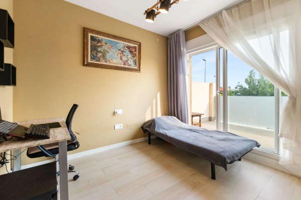 Chalet adosado en calle Andrómeda