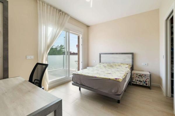 Chalet adosado en calle Andrómeda