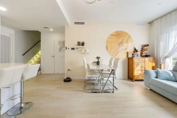 Chalet adosado en calle Andrómeda