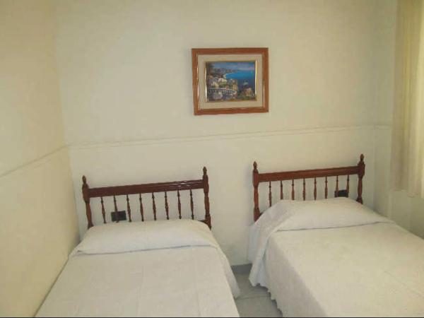 Chalet adosado en calle Caleta, 24