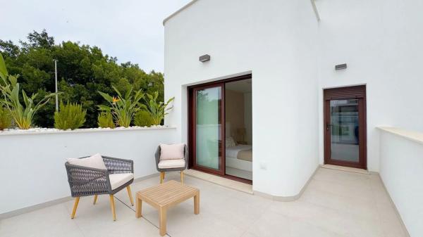 Casa independiente en calle Río Genil m P, 19