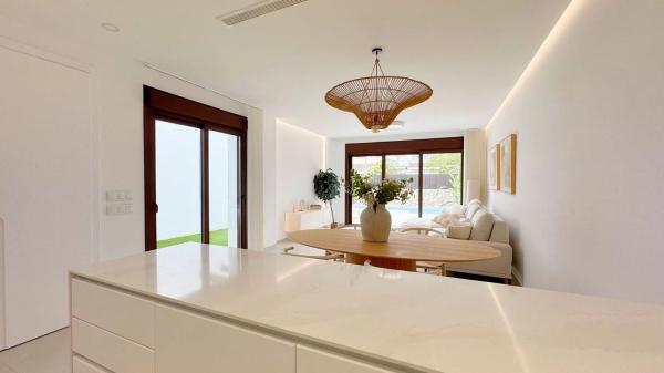 Casa independiente en calle Río Genil m P, 19