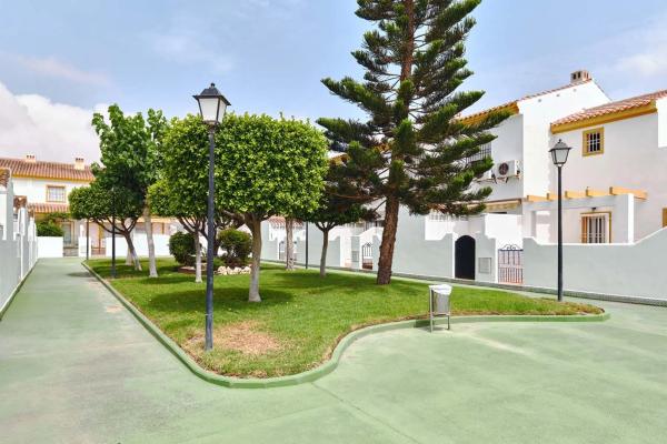 Chalet pareado en calle Río Seco