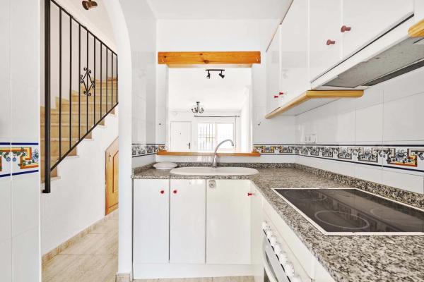 Chalet pareado en calle Río Seco