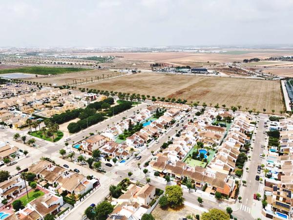 Chalet pareado en calle Río Seco
