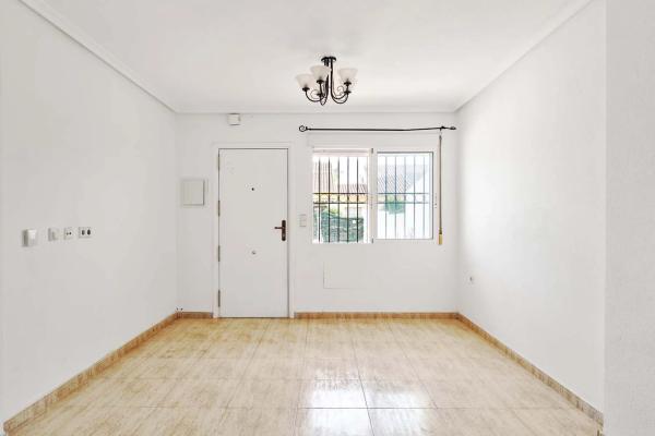 Chalet pareado en calle Río Seco