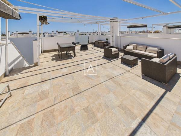 Ático en calle Comunidad Andaluza, 12