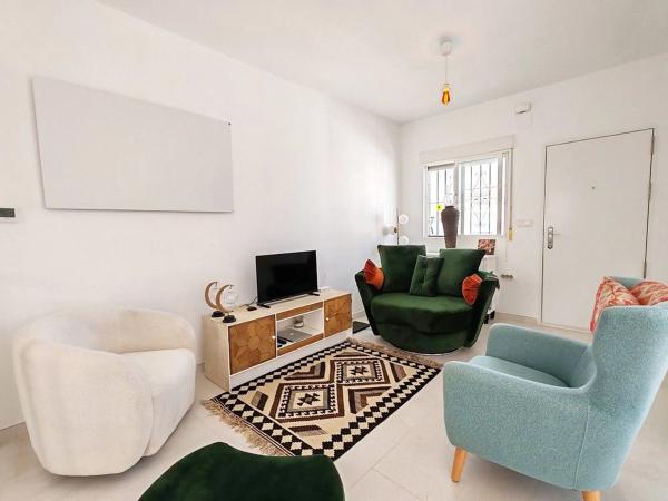 Chalet adosado en Residencial Oasis