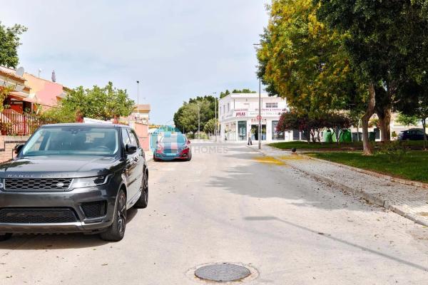 Chalet adosado en calle Remo