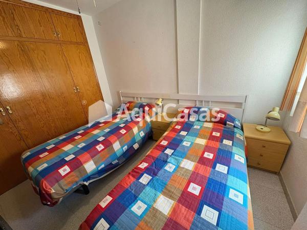 Chalet adosado en calle Carabela, 47