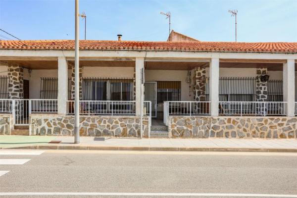 Chalet adosado en calle Carabela