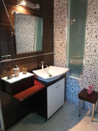 Casa independiente en avenida Pino del p C, 123