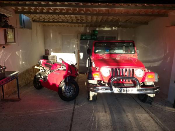 Casa independiente en avenida Pino del p C, 123