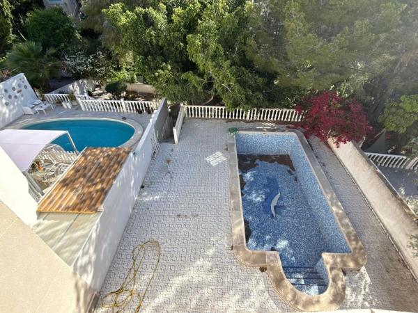 Chalet pareado en calle Naranjo