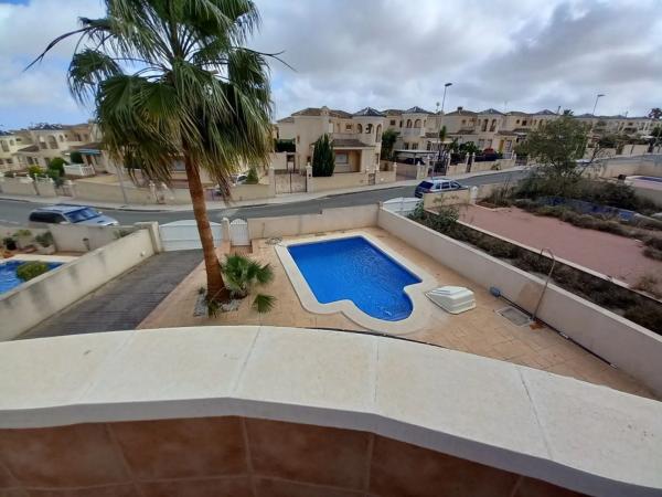 Casa independiente en calle Orégano, 15