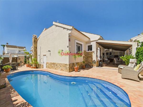 Chalet en avenida de las Especias