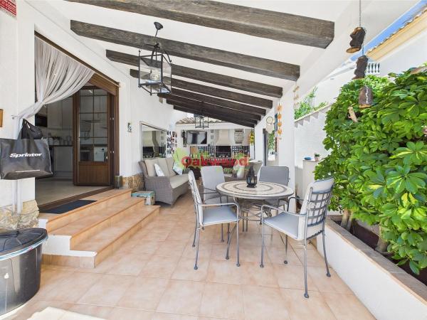 Chalet en avenida de las Especias