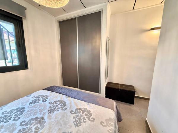 Chalet pareado en calle Cgo Carlos Irle