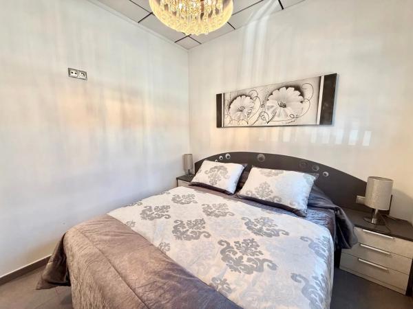 Chalet pareado en calle Cgo Carlos Irle