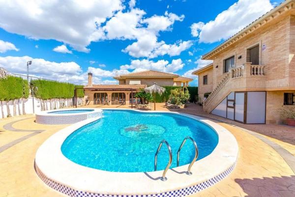 Casa independiente en calle Manuel Mateo Candel