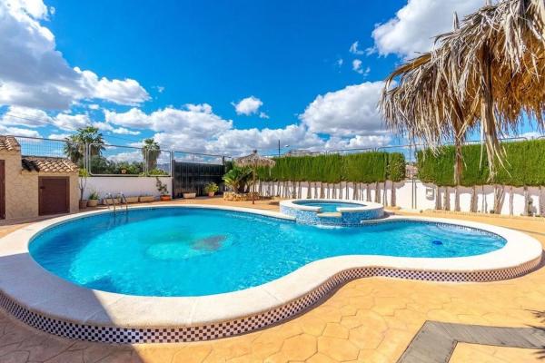 Casa independiente en calle Manuel Mateo Candel