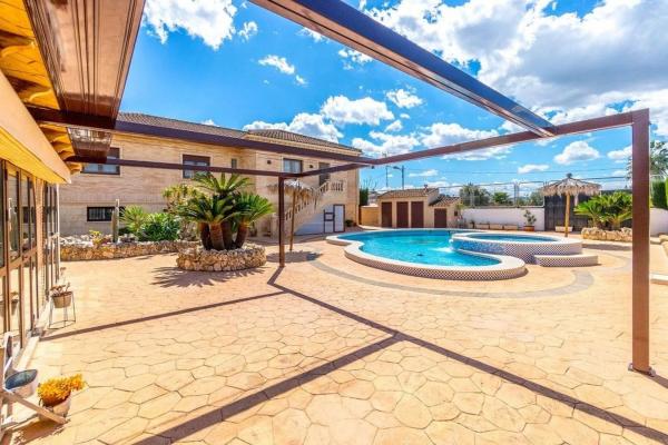 Casa independiente en calle Manuel Mateo Candel