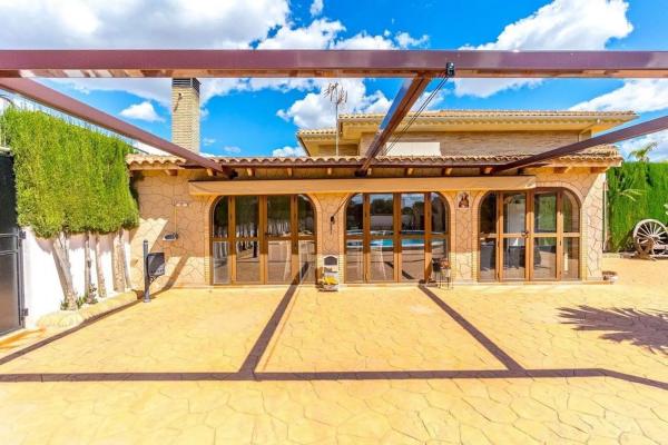 Casa independiente en calle Manuel Mateo Candel