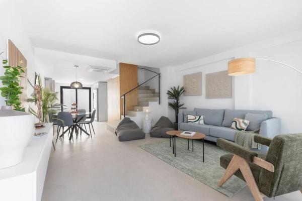 Chalet adosado en calle Infanta Elena