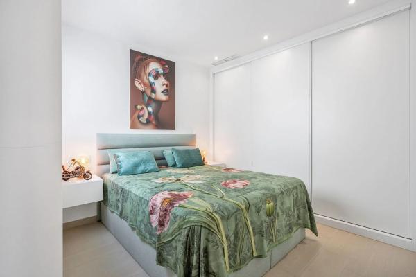 Chalet adosado en calle Rosalia de Castro