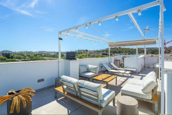 Chalet adosado en calle Rosalia de Castro