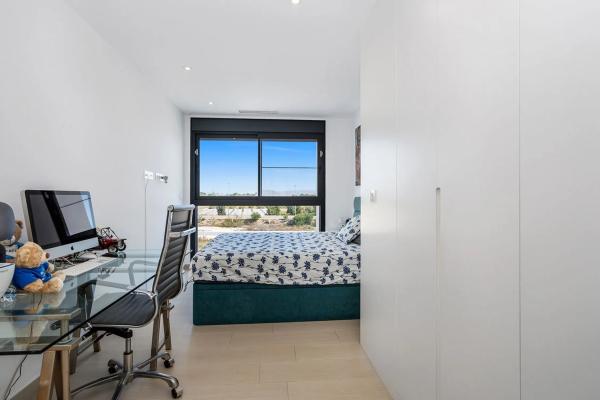 Chalet adosado en calle Rosalia de Castro