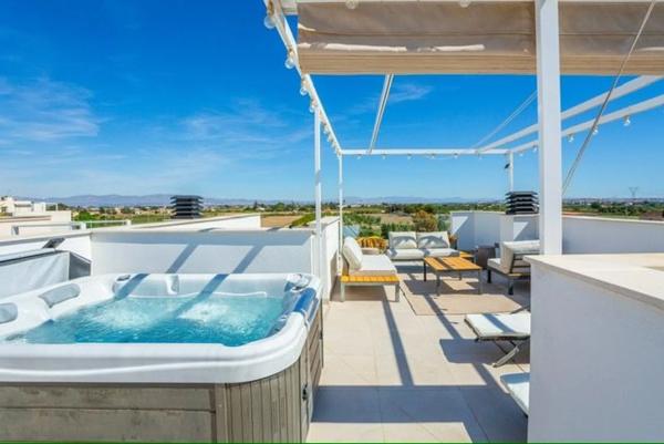 Chalet adosado en calle Rosalia de Castro