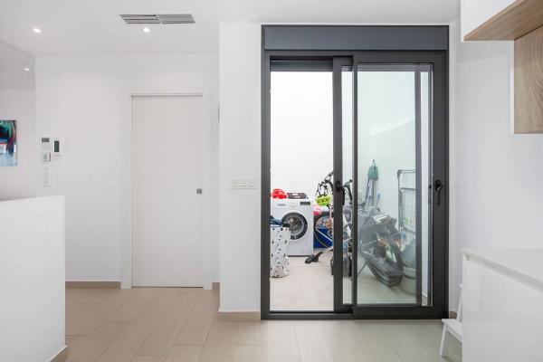 Chalet adosado en calle Rosalia de Castro