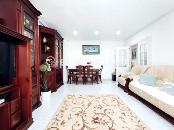 Piso en calle Ramón y Cajal