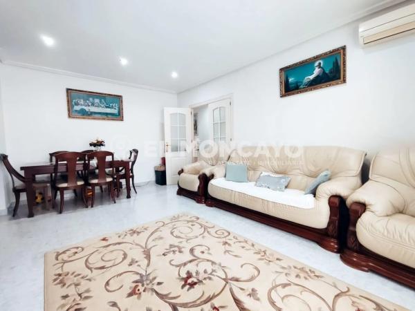 Piso en calle Ramón y Cajal