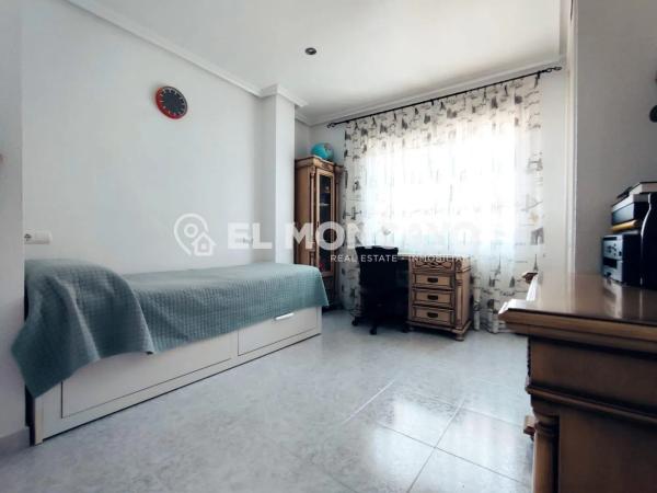 Piso en calle Ramón y Cajal