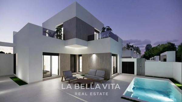 Casa independiente en calle General Joaquin Sansano, 9