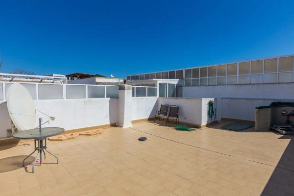 Chalet pareado en calle Luis de Gongora, 3