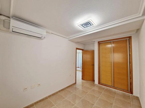 Piso en calle Reina Sofía